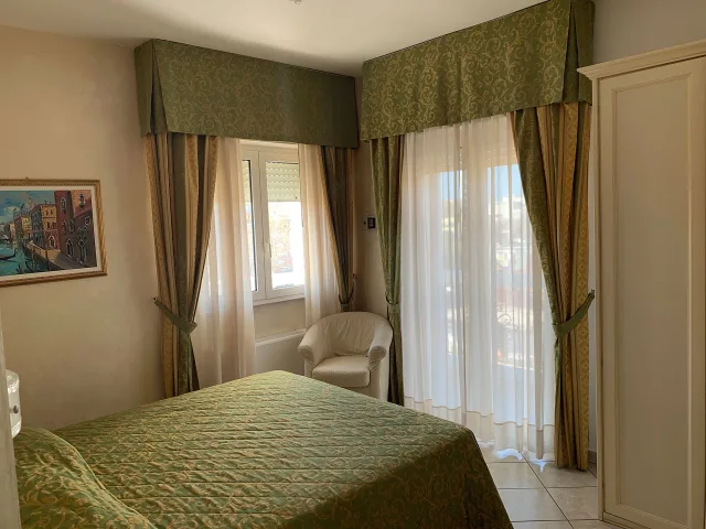 Appartamenti del Residence Veliero nel centro di Riccione - foto 1